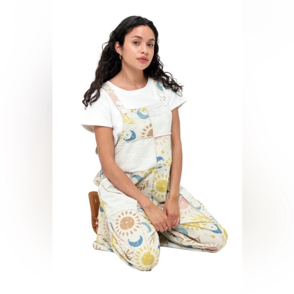 ✨RESTOCK✨Celestial Sun Moon Print Overalls - Picture 4 of 4